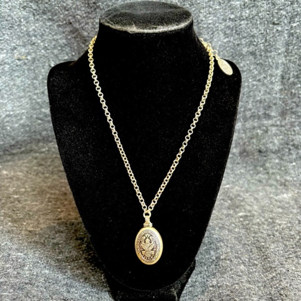 Konplot- Silver Locket Style Necklace with Chain